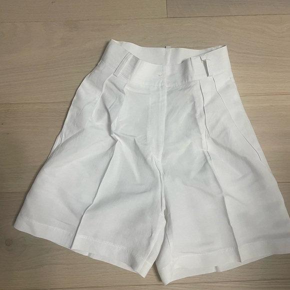 Uncle Studios NWOT white linen shorts- size Xs - Picture 2 of 13